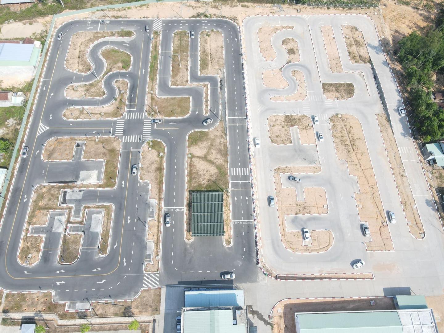 SÂN TẬP LÁI VÀ SÁT HẠCH